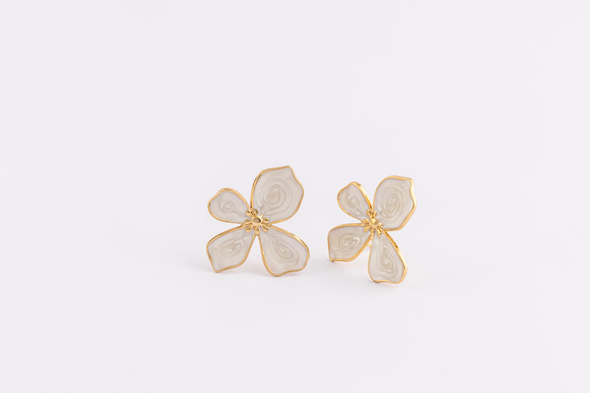 Aretes Gold Flower Shine