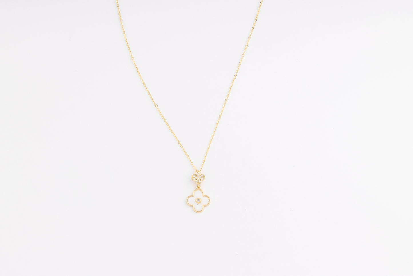 Collar Clover Initial