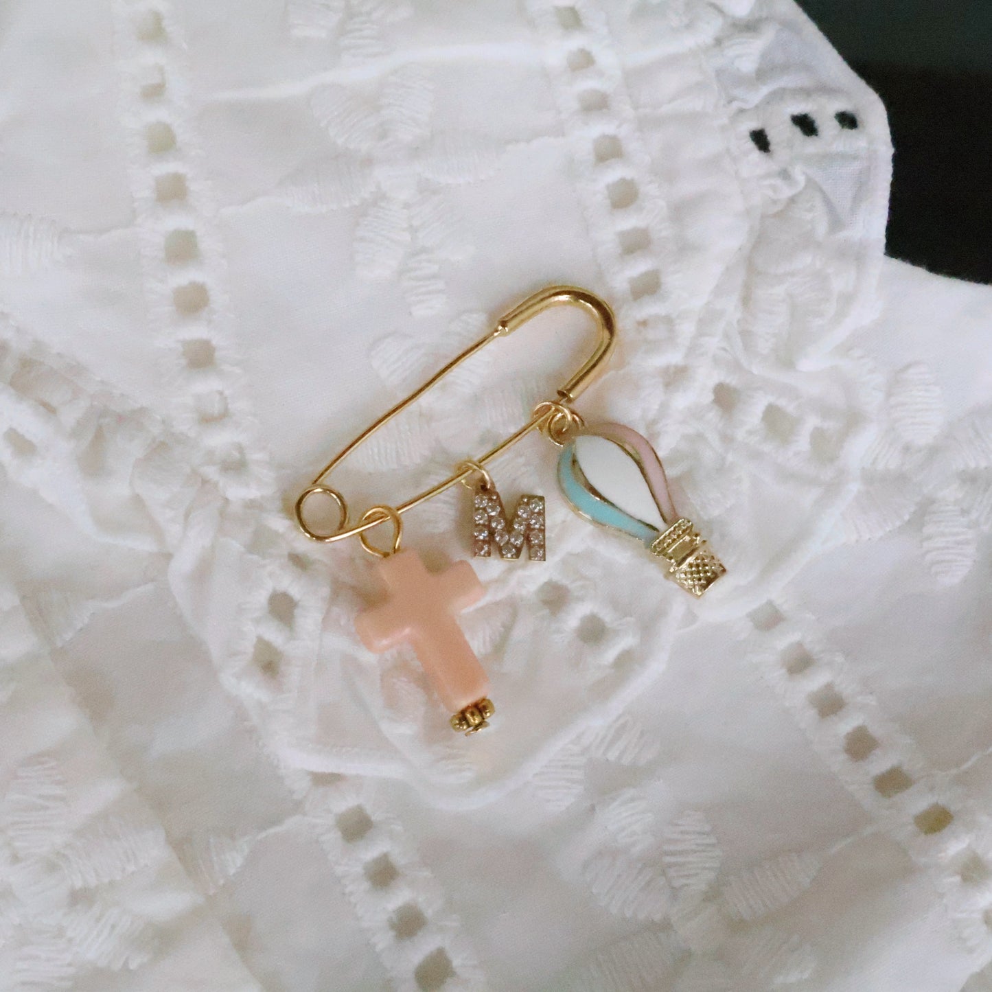 Broche Charm