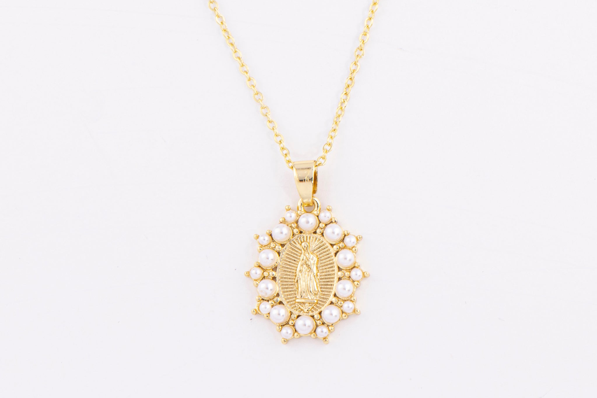 Collar Virgen Perlas Doradas