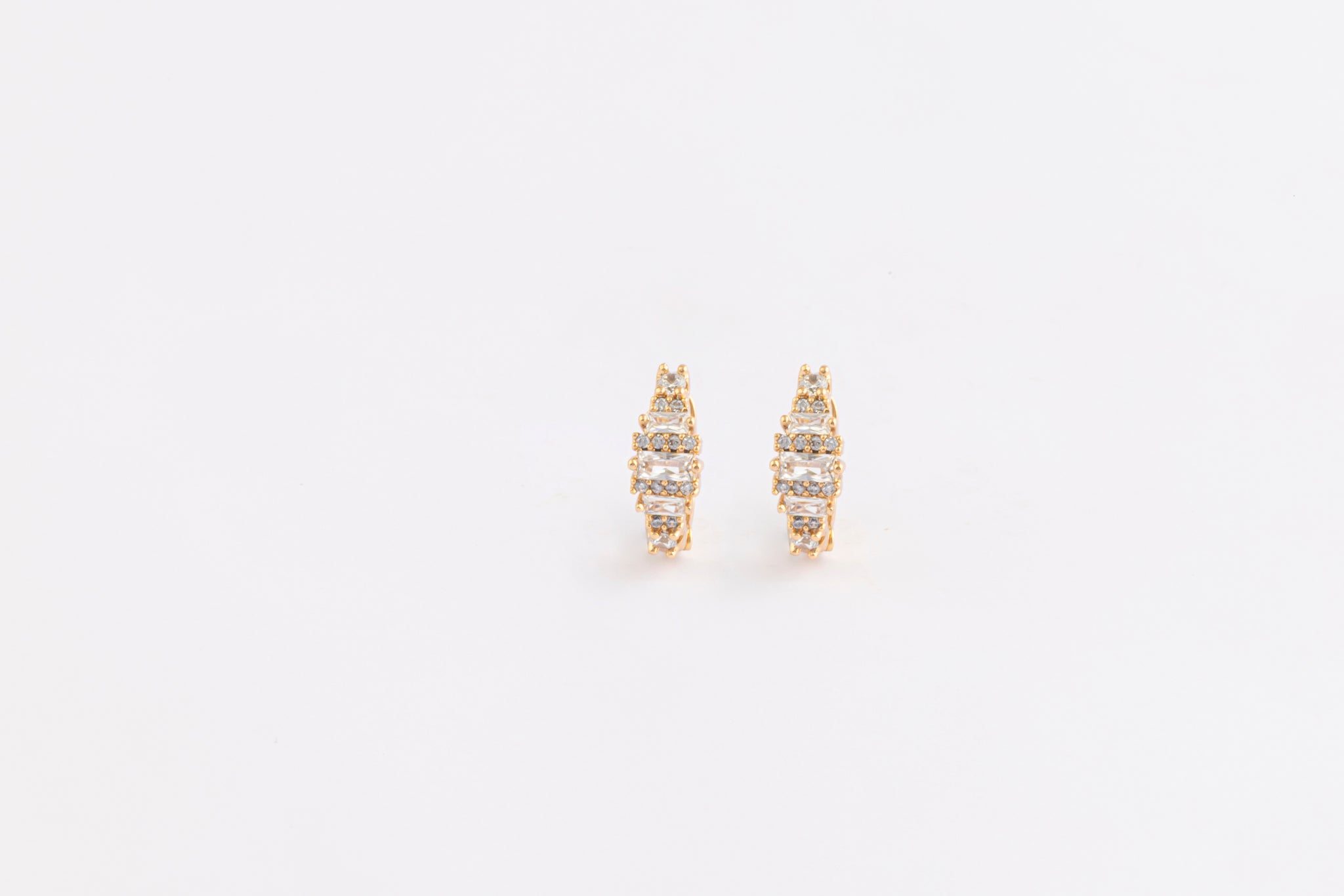 Aretes Crystal Wave Hoops