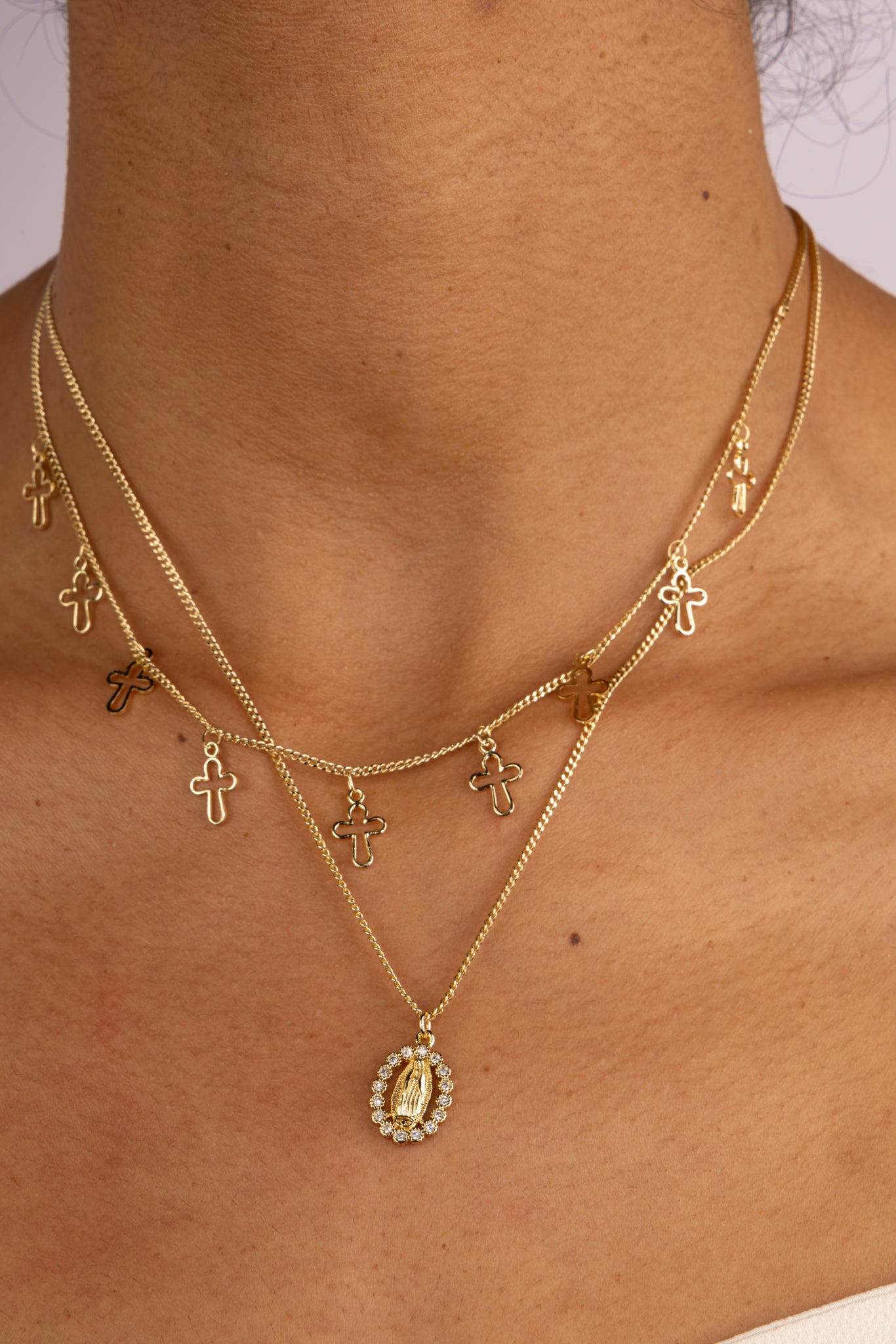 Collar Virgen Cross Layers