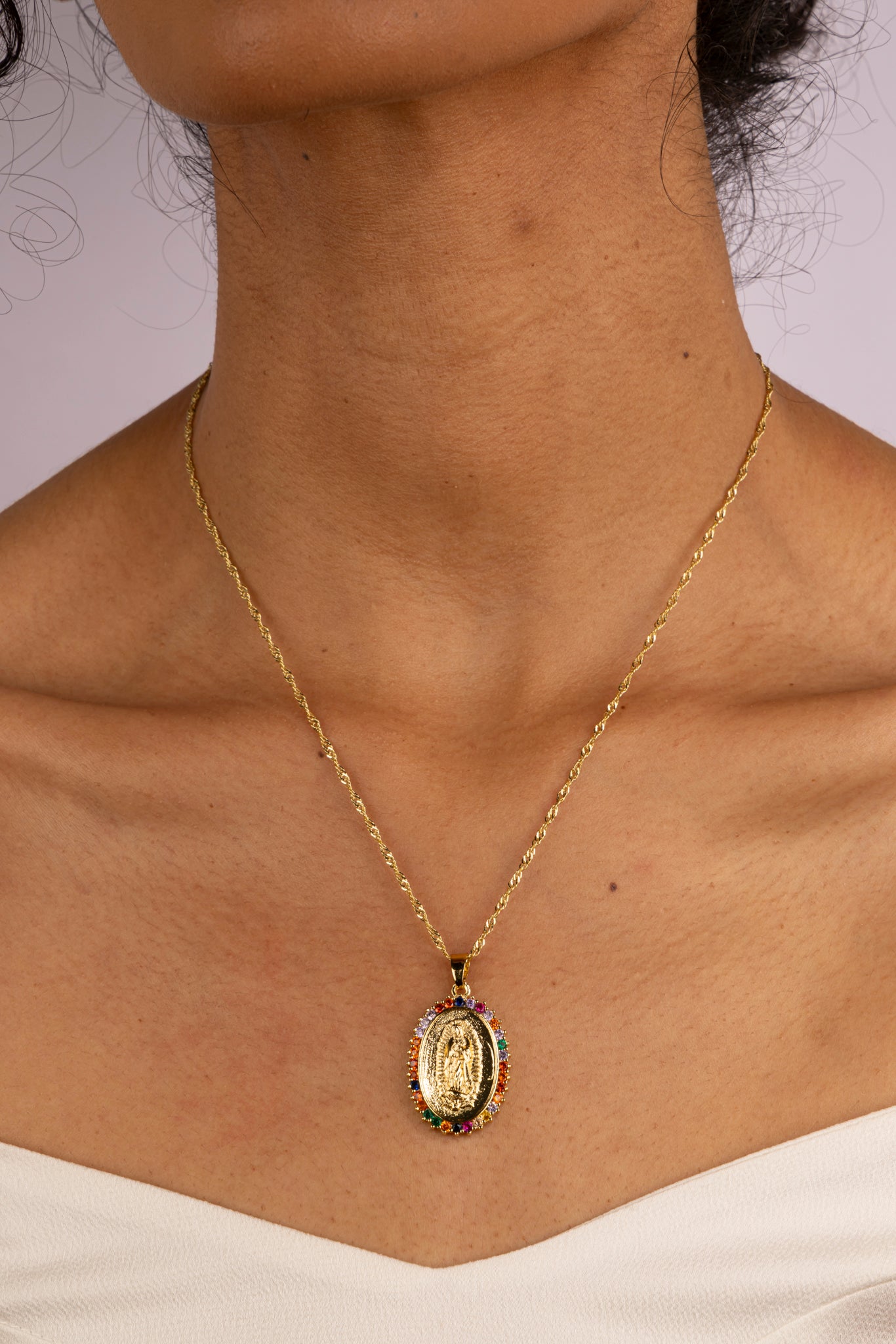 Collar Medalla Virgen Multicolor